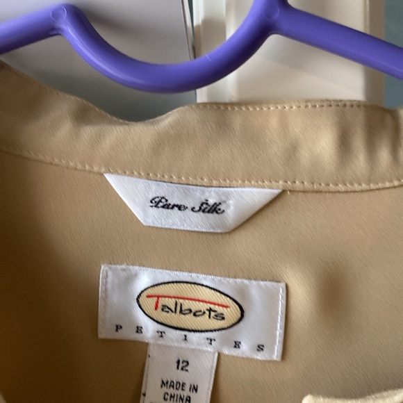 Beautiful silk top - Picture 3 of 16